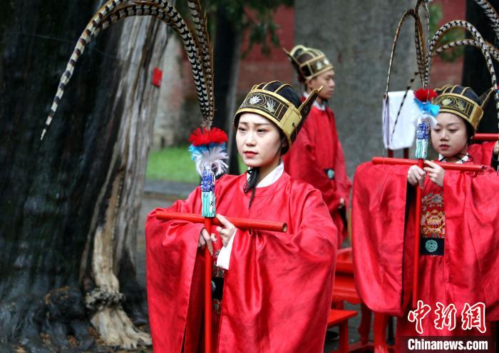 4月4日,癸卯年尼山春季祭孔大典在山东曲阜举行。图为典礼现场。沙见龙 4月4日,癸卯年尼山春季祭孔大典在山东曲阜举行。图为典礼现场。沙见龙